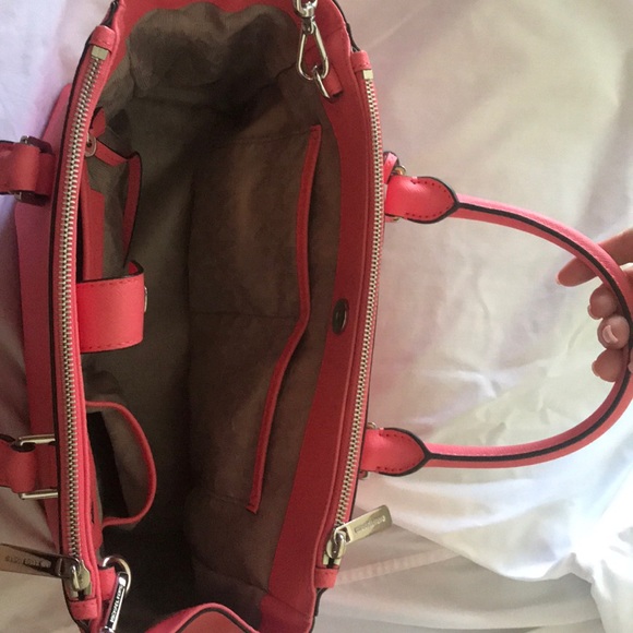 Michael Kors Selma Satchel Coral/Salmon - Picture 2 of 2